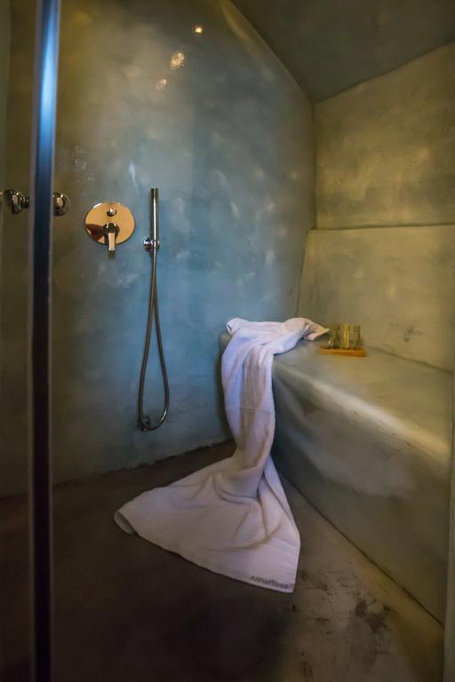 Love Nest With Hot Tub, Hammam & Outdoor Cinema Akrotírion Exteriör bild